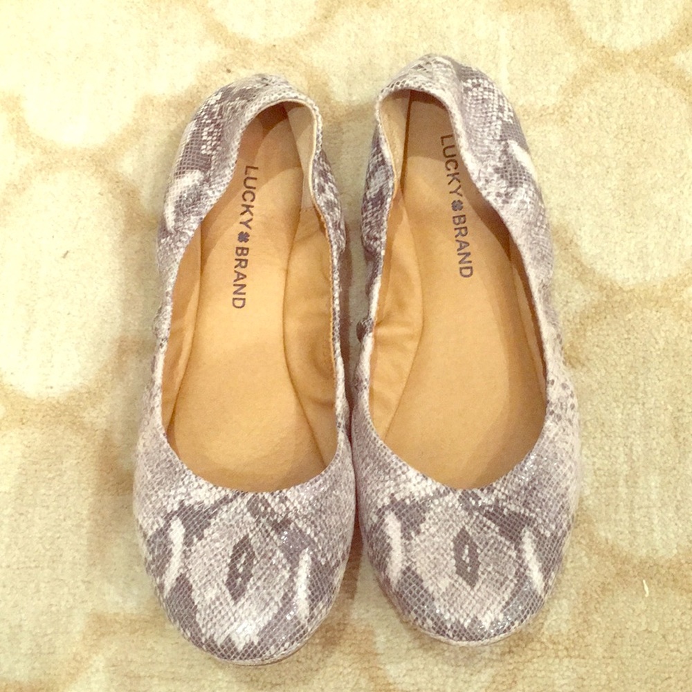 Ballet flats